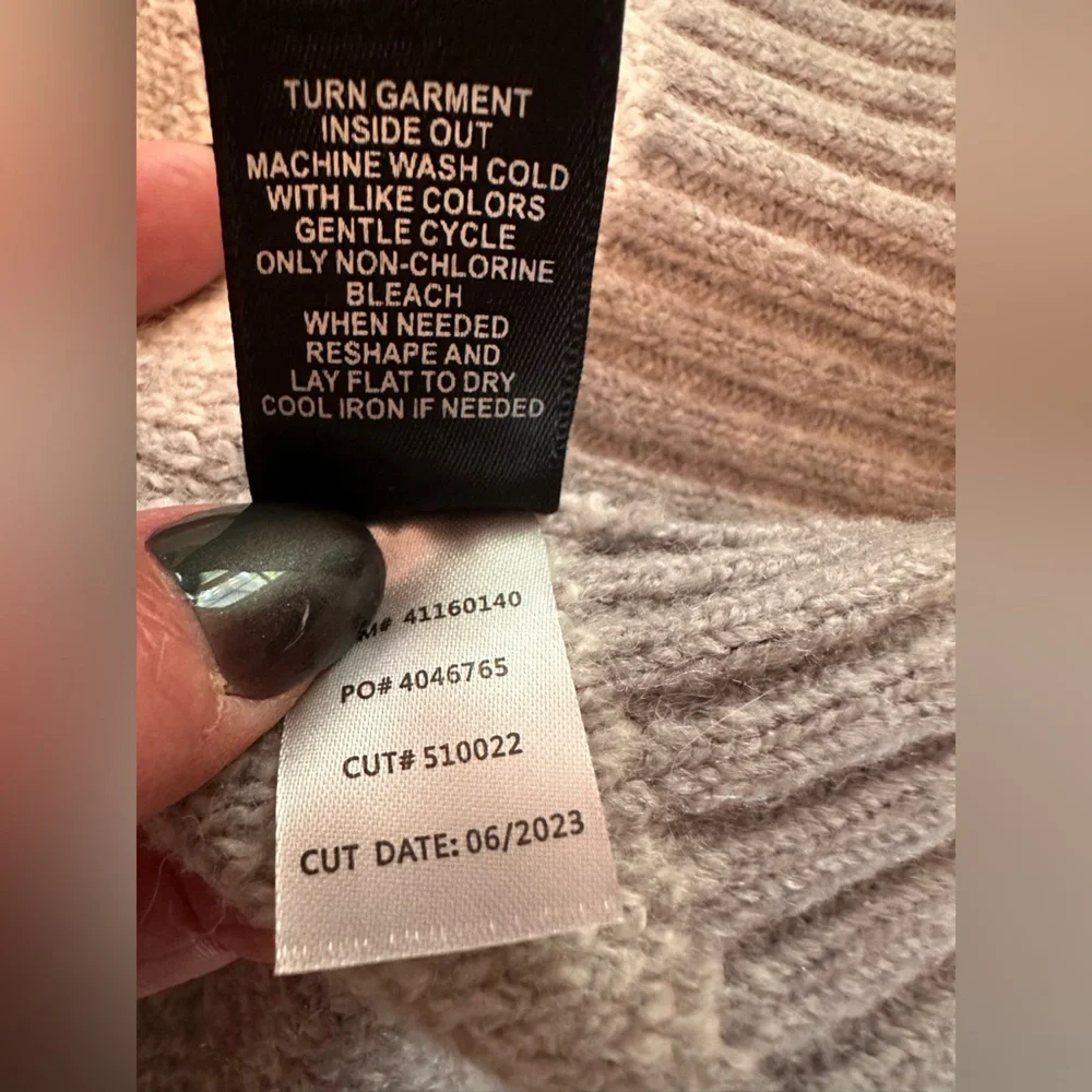 Torrid Gray & white Chevron pockets Long open front  duster 1 (14) cardigan